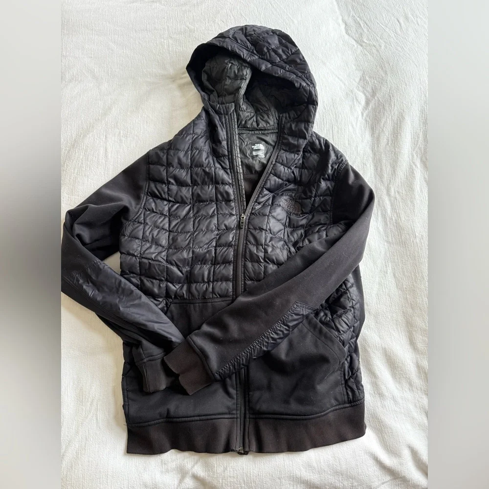 Men's North Face Black Hooded Puffer Jacket - Large